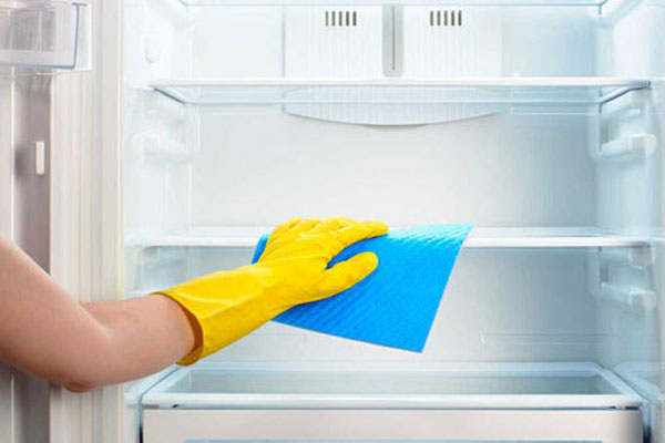Kiểm tra và vệ sinh tủ lạnh